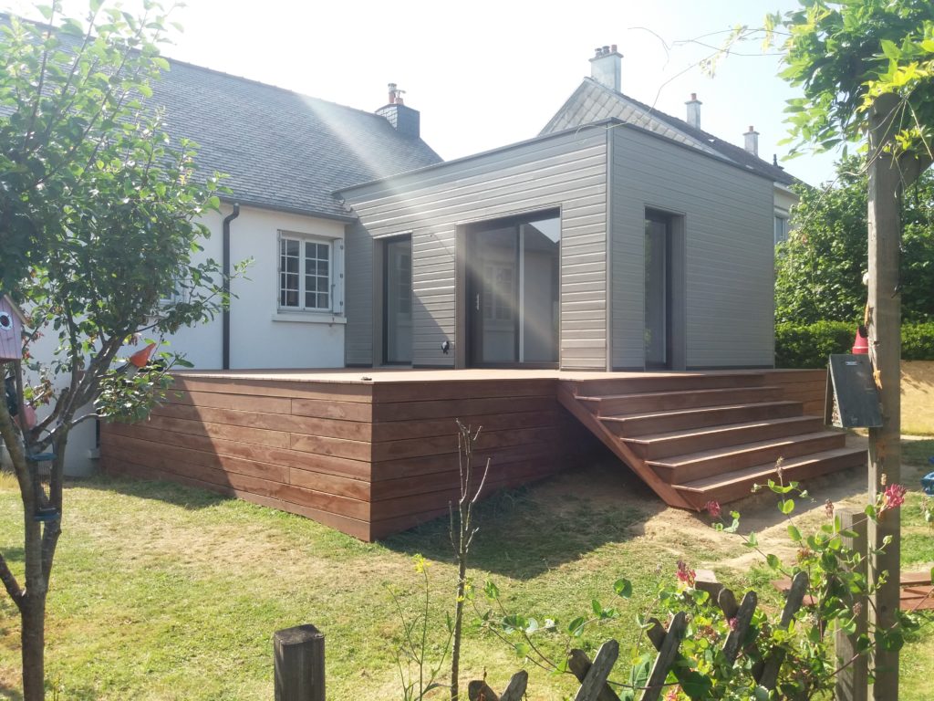 Terrasse en hauteur avec escalier en Cumaru