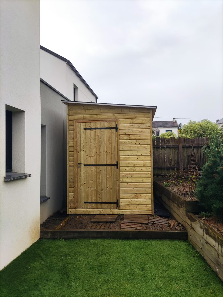 Abris de jardin couverture en CP Okoumé et shingle